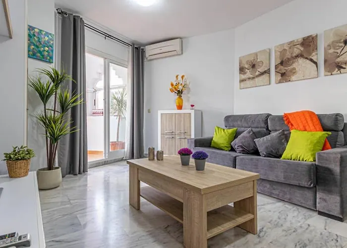 797 Holiday Rentals- Acogedor apartamento en el centro de Benalmadena